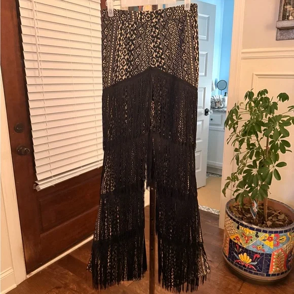 Banjul NWOT High-Waisted Black and Tan Crochet/ Lace Tiered Fringe Flare Pants - Picture 4 of 6